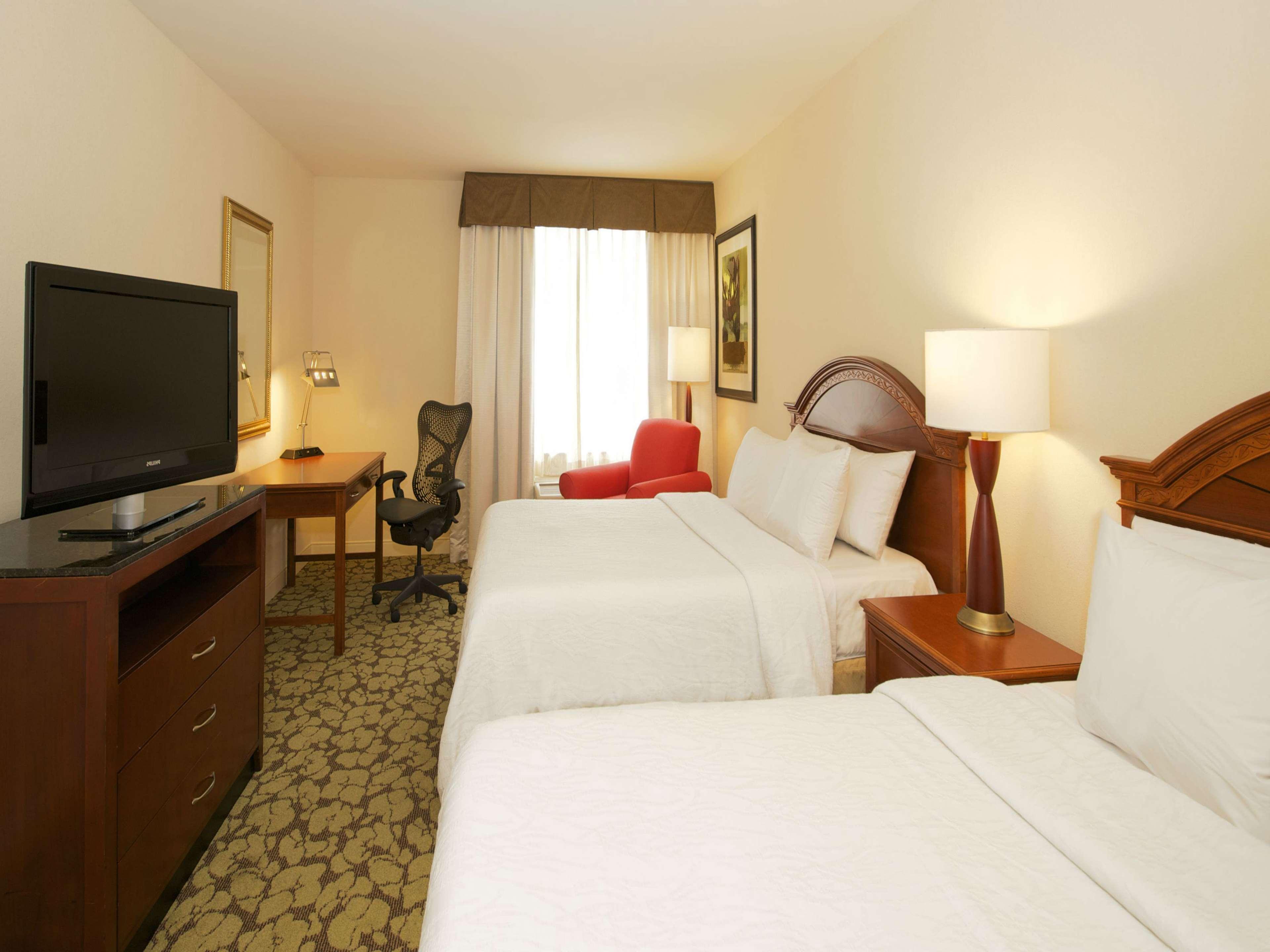 Hilton Garden Inn Virginia Beach Town Center Ngoại thất bức ảnh