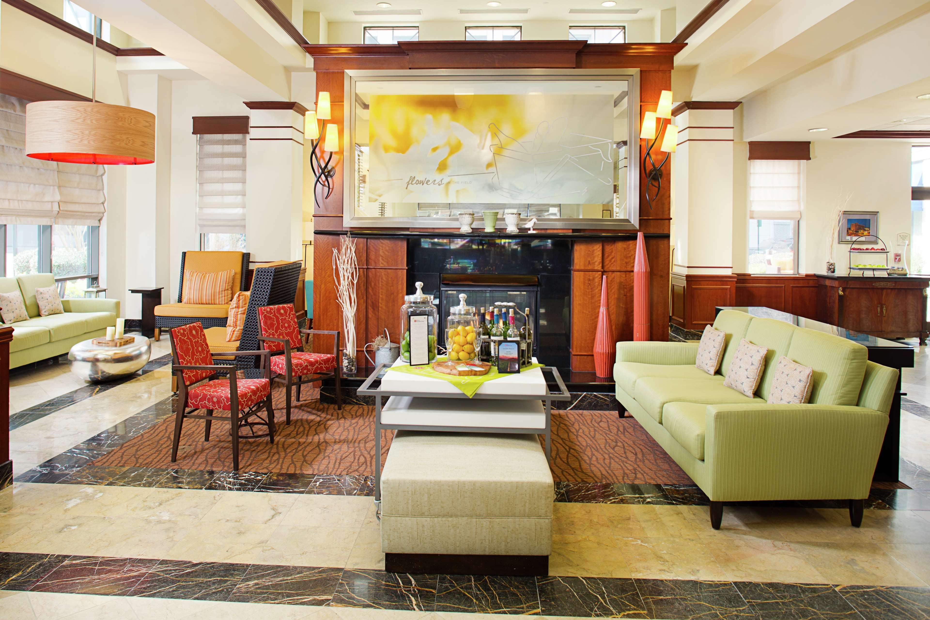 Hilton Garden Inn Virginia Beach Town Center Ngoại thất bức ảnh
