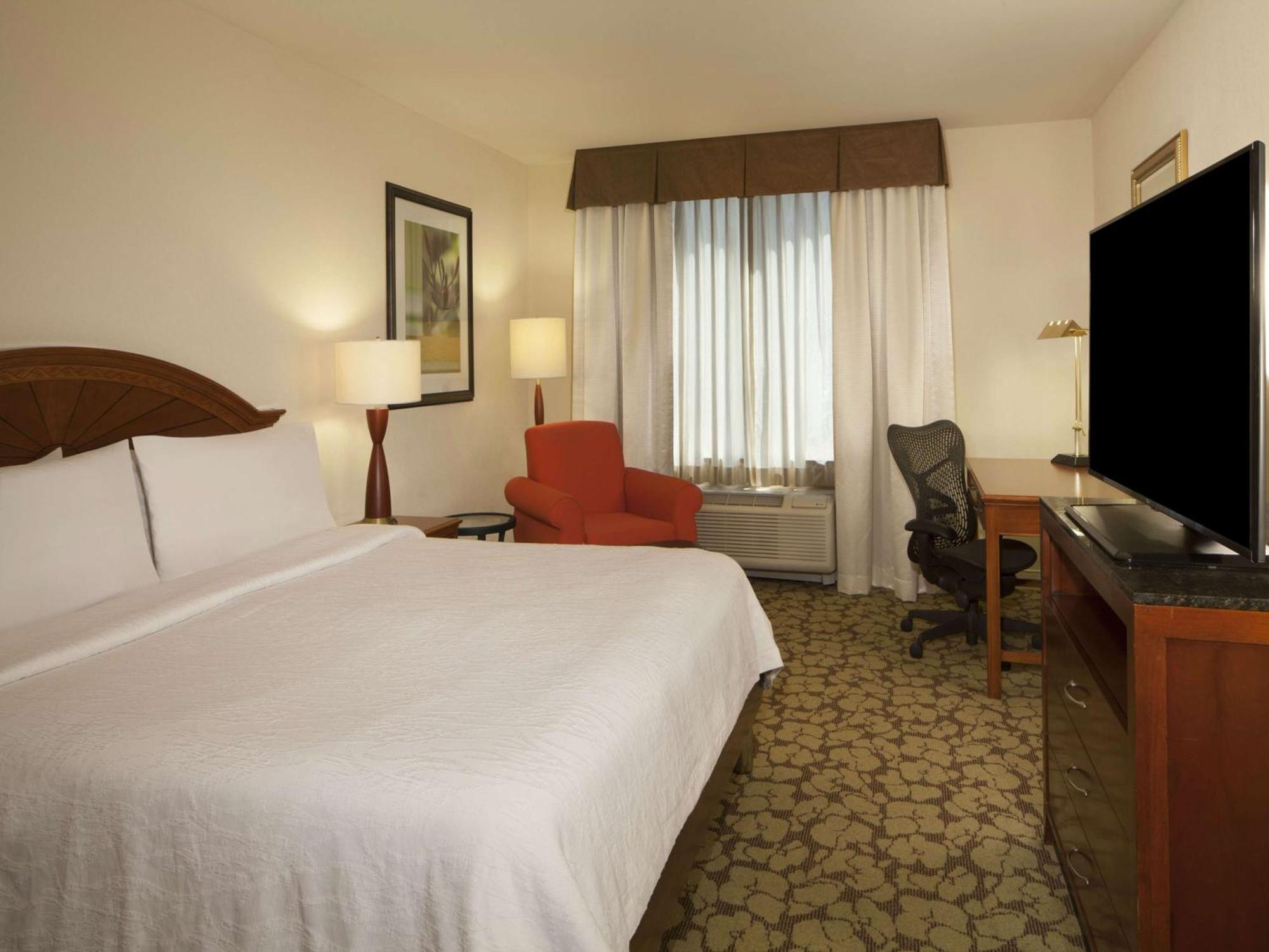 Hilton Garden Inn Virginia Beach Town Center Ngoại thất bức ảnh