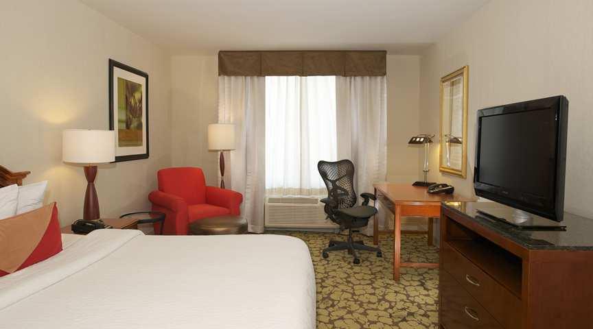 Hilton Garden Inn Virginia Beach Town Center Phòng bức ảnh